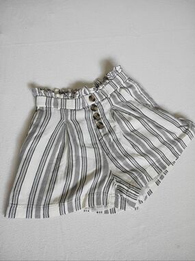 American Eagle Outfitters White & Gray Paperbag Striped Shorts Size XS